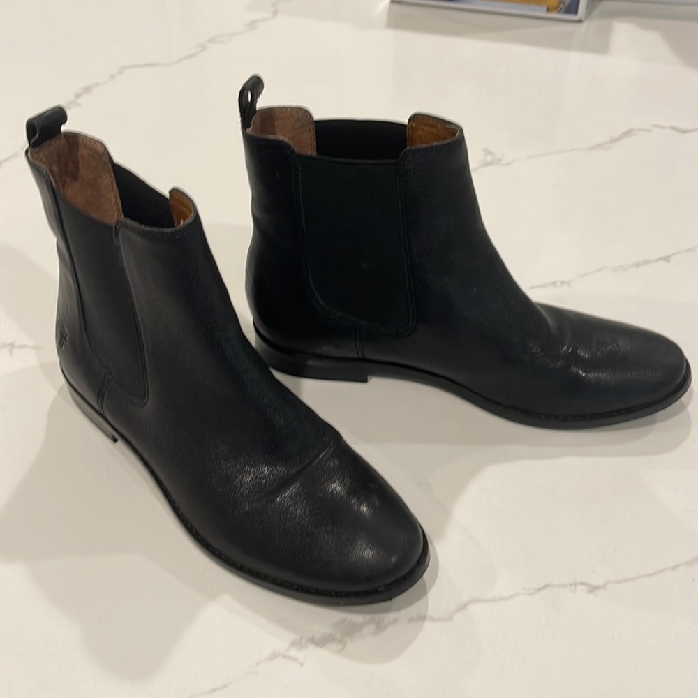 Frye Melissa Chelsea size 8 Black Bootie